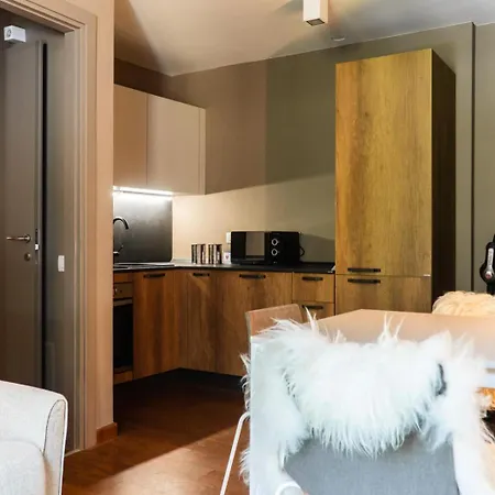Maison Poluc - Alpine Apartahotel 3*