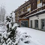 Maison Poluc - Alpine Apartahotel